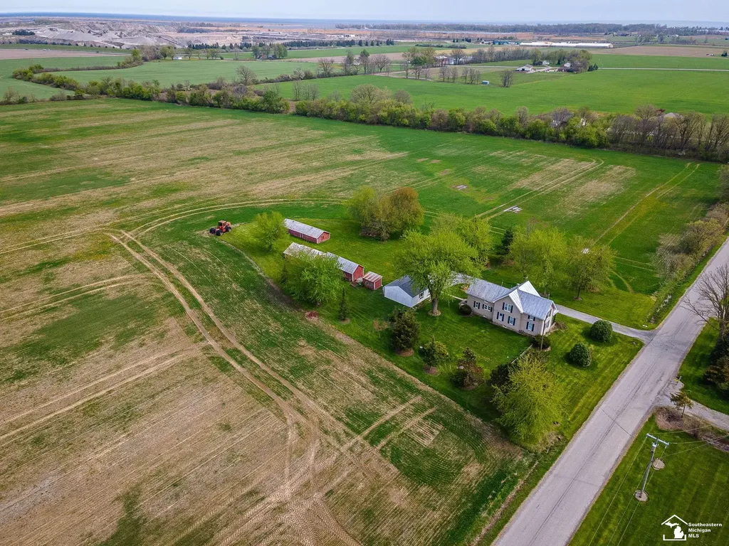 9248 Chinavare Road Berlin Charter Township MI 48166