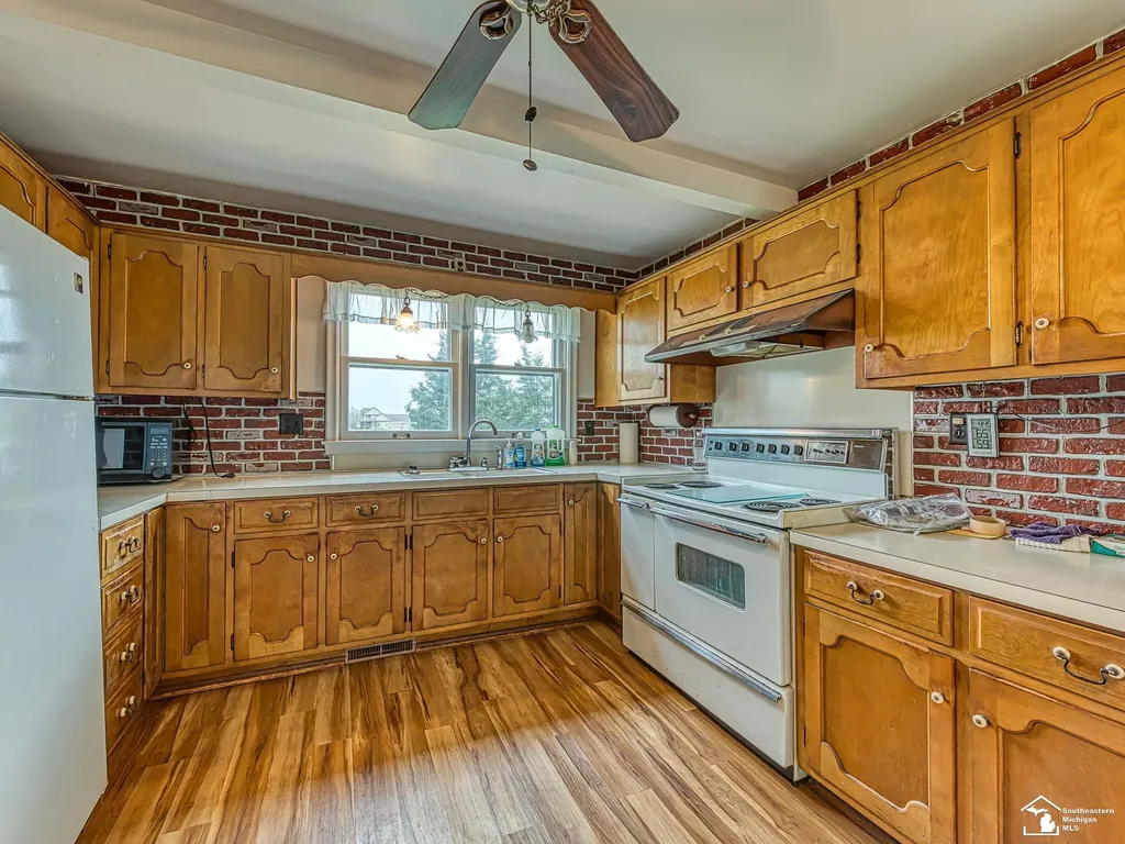 9248 Chinavare Road Berlin Charter Township MI 48166