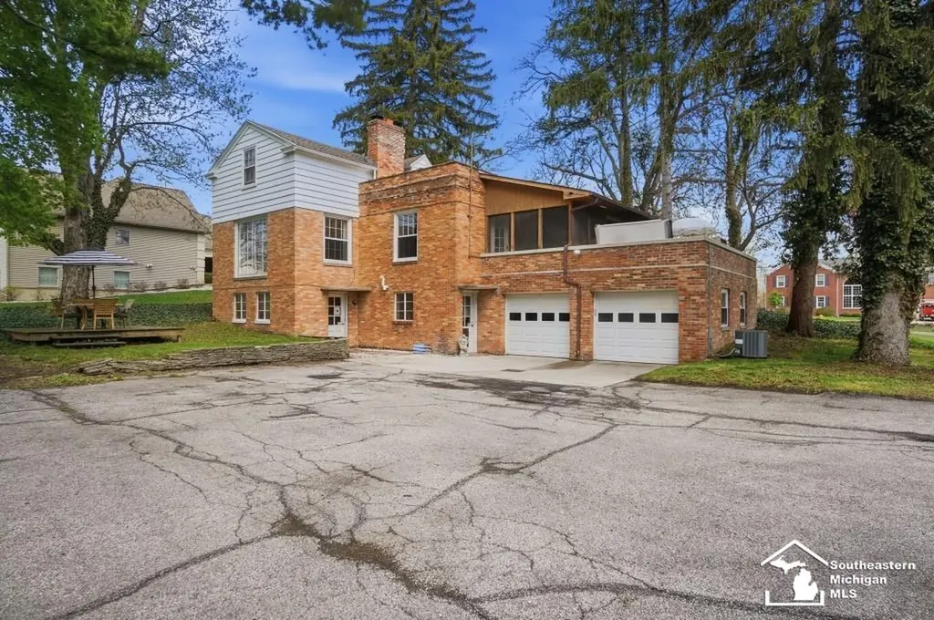 325 N Scott Street Adrian City MI 49221