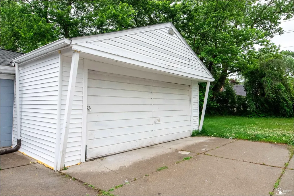 6854 Fenton Street Dearborn Heights City MI 48127