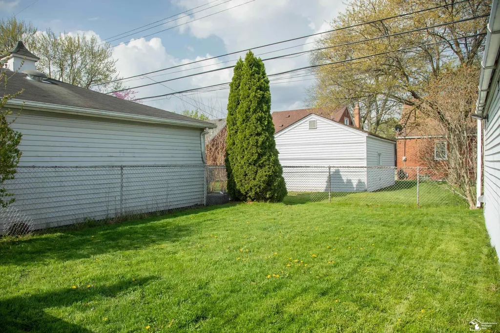 9706 Sterling Avenue Allen Park City MI 48101