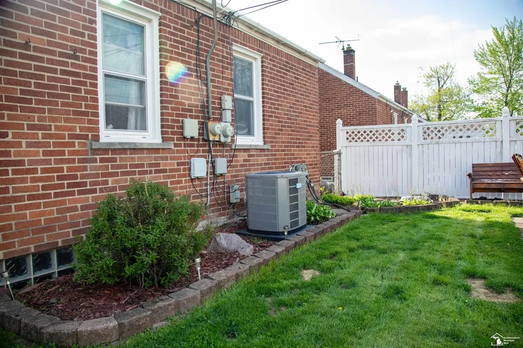 9706 Sterling Avenue Allen Park City MI 48101