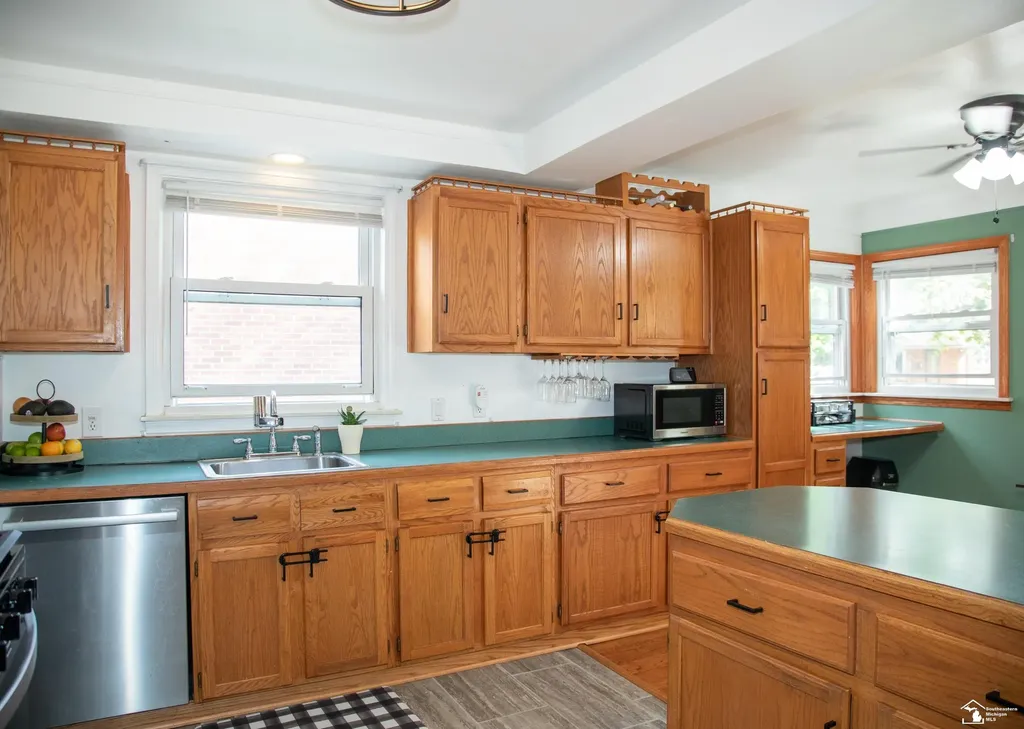 9706 Sterling Avenue Allen Park City MI 48101