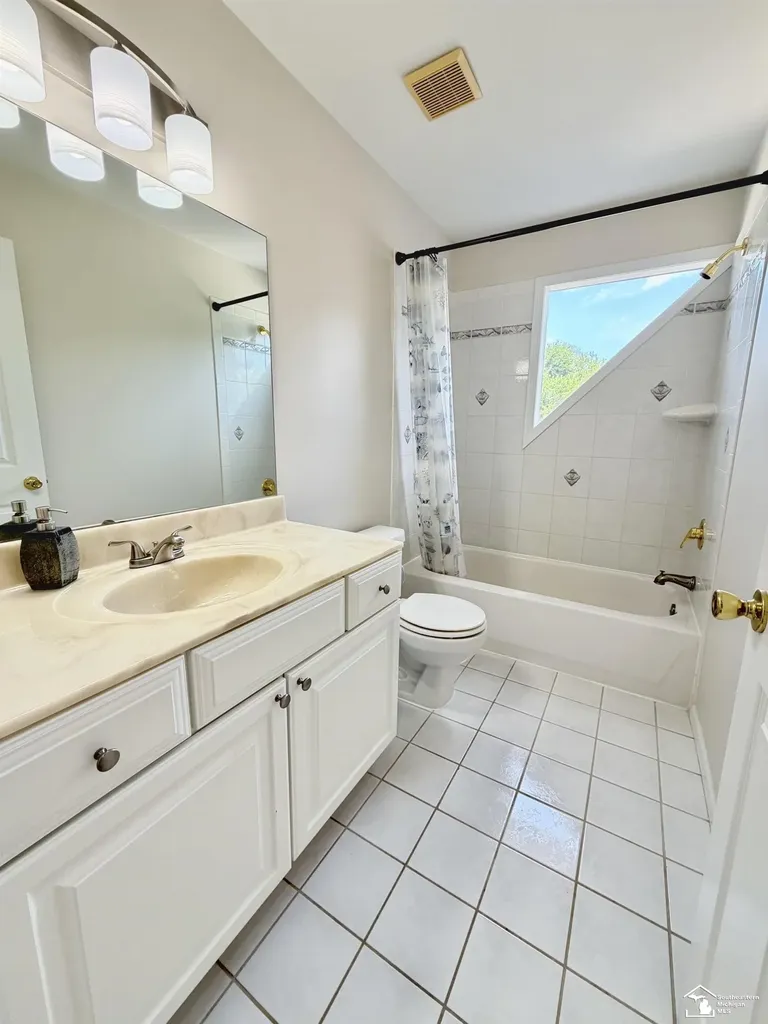 52881 Rico Court Lyon Charter Township MI 48393
