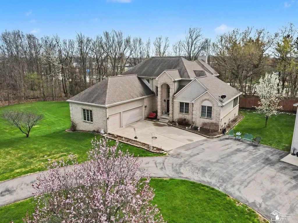 52881 Rico Court Lyon Charter Township MI 48393