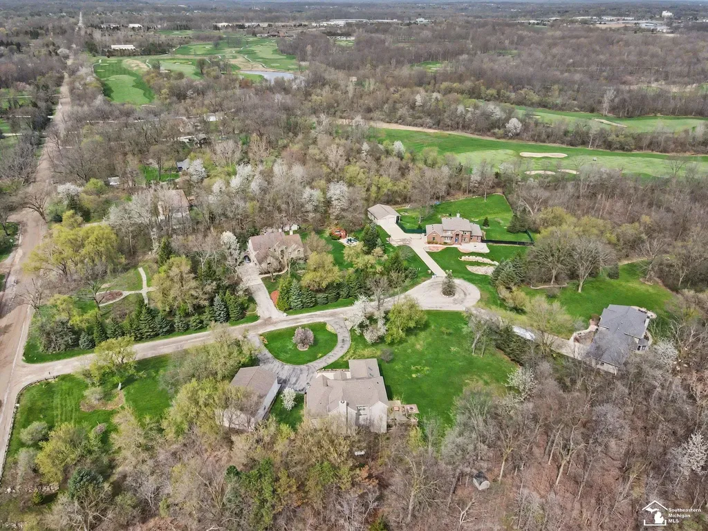52881 Rico Court Lyon Charter Township MI 48393