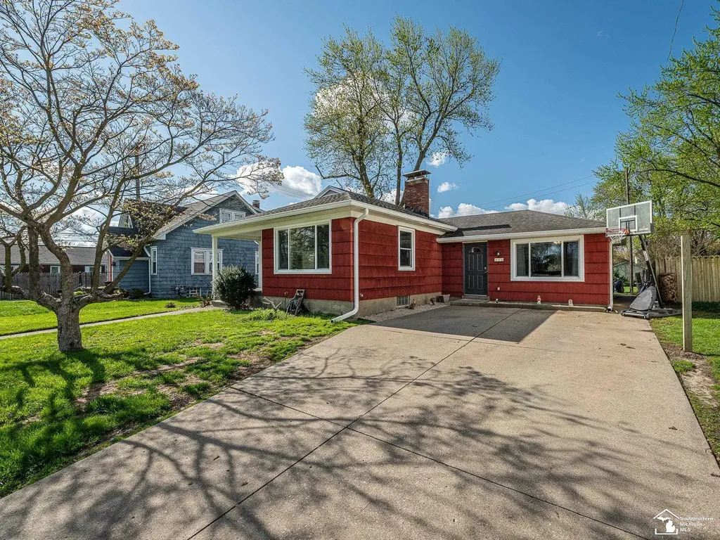 318 E Grove Street Monroe City MI 48162