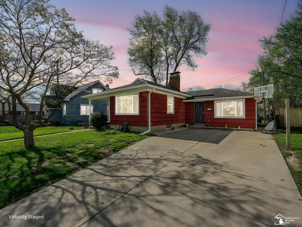 318 E Grove Street Monroe City MI 48162