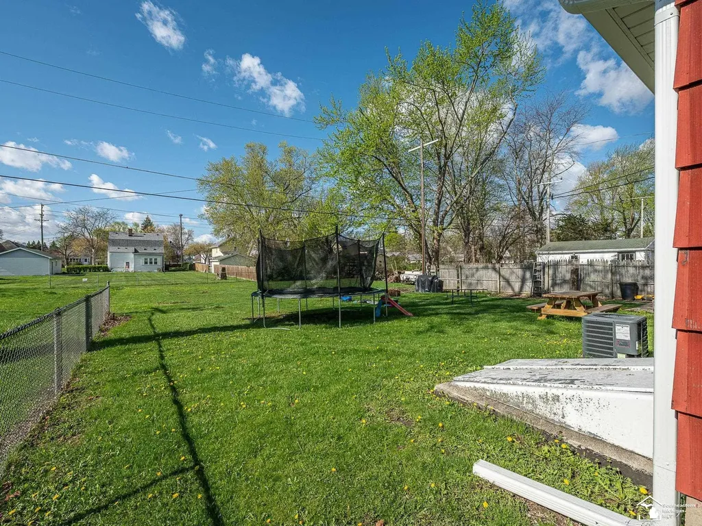 318 E Grove Street Monroe City MI 48162