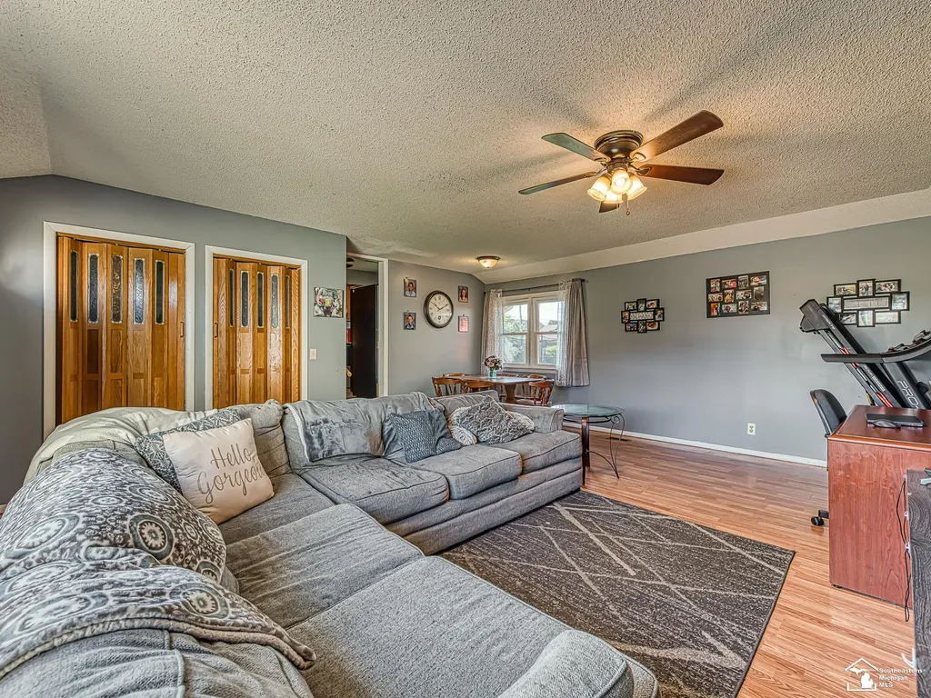 318 E Grove Street Monroe City MI 48162