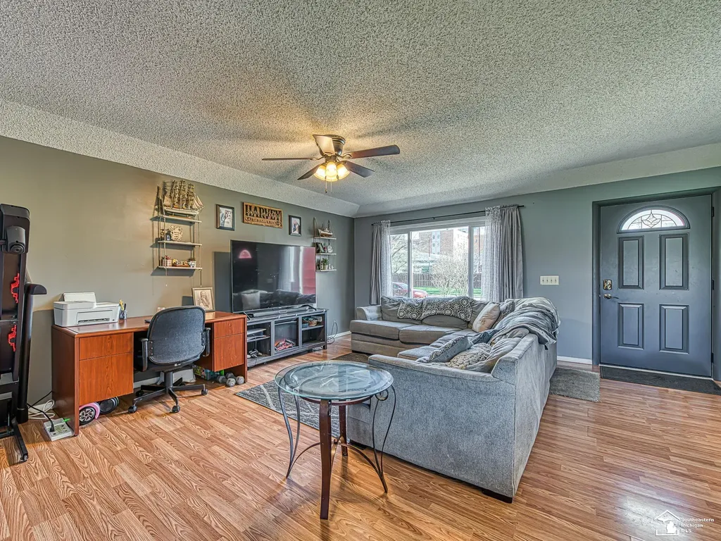 318 E Grove Street Monroe City MI 48162