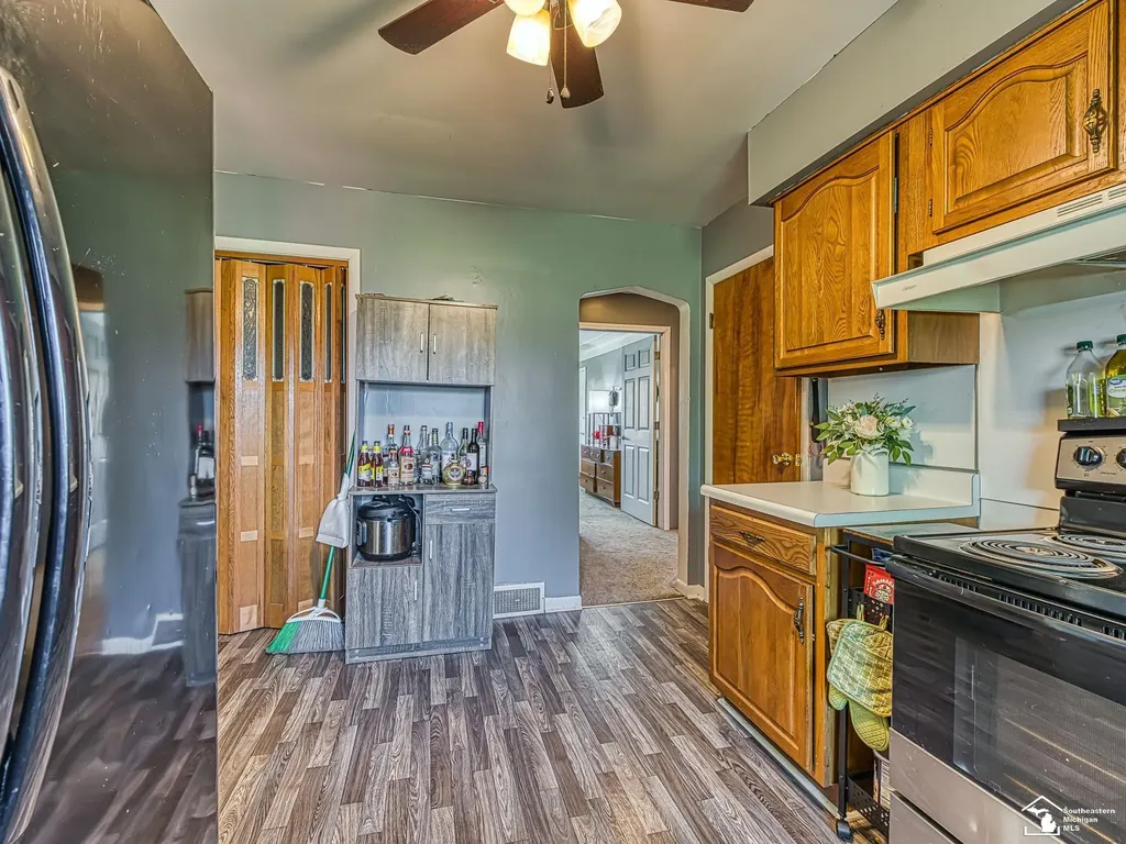318 E Grove Street Monroe City MI 48162