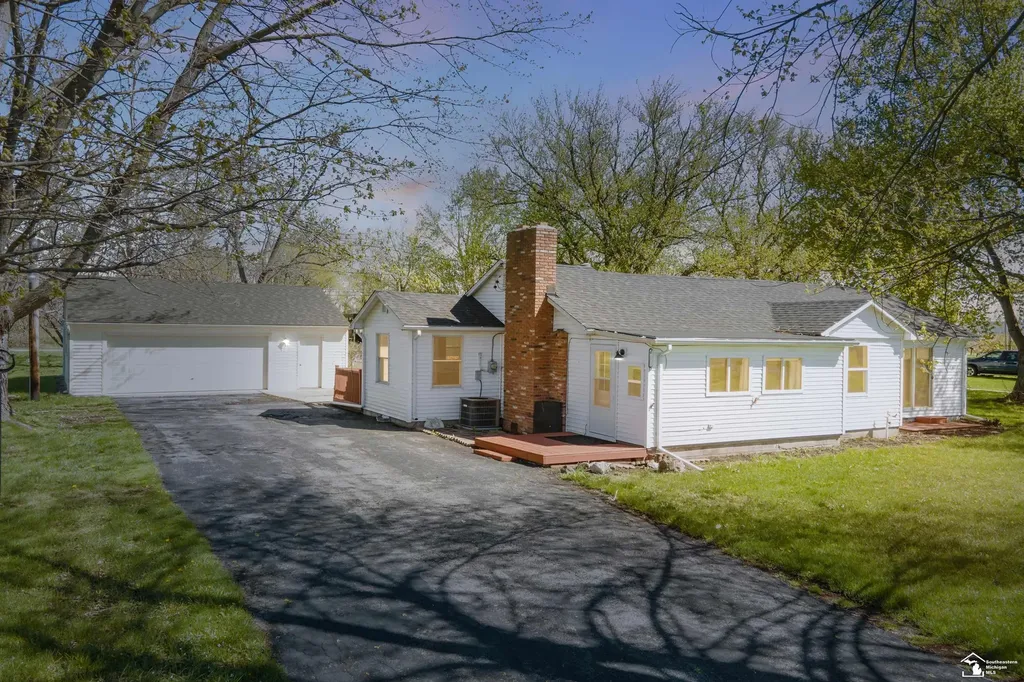 2500 Candace Street Erie Township MI 48133