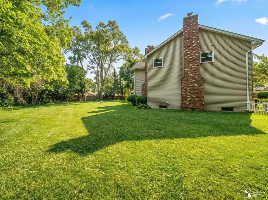 1060 Hollywood Drive Monroe City MI 48162