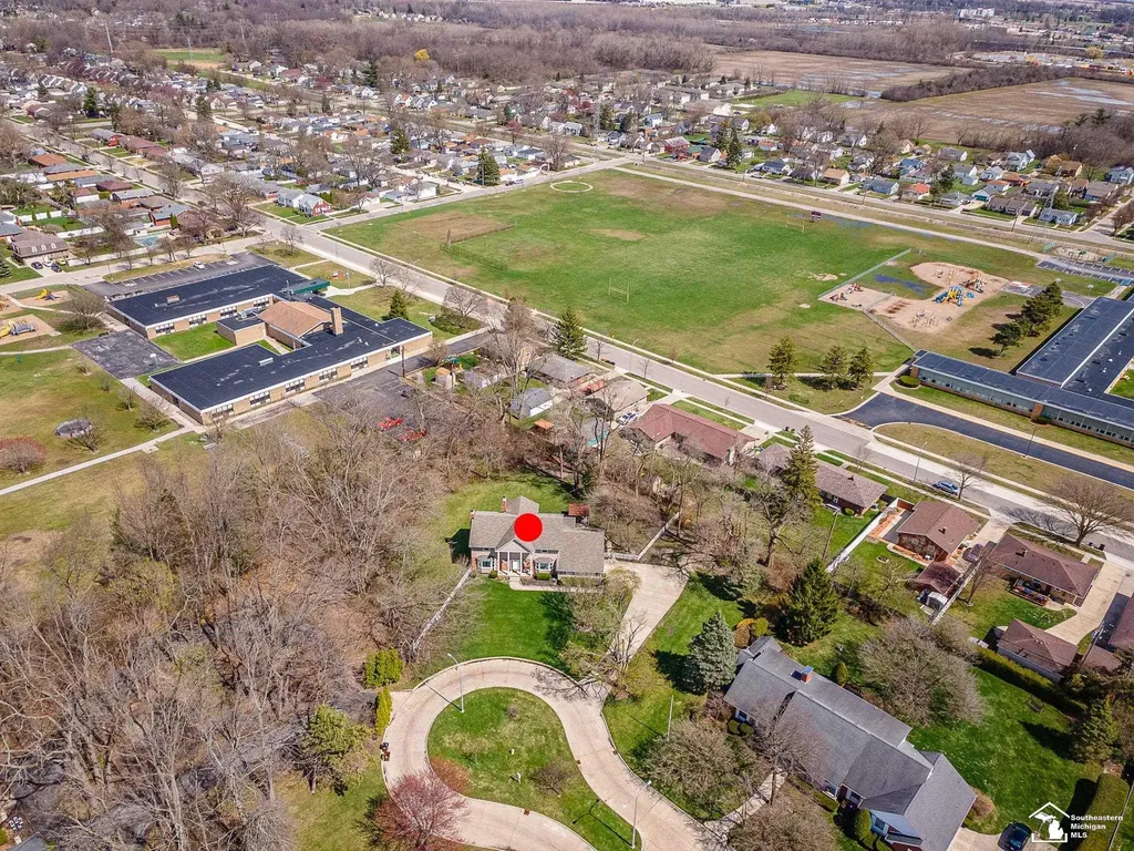 1060 Hollywood Drive Monroe City MI 48162
