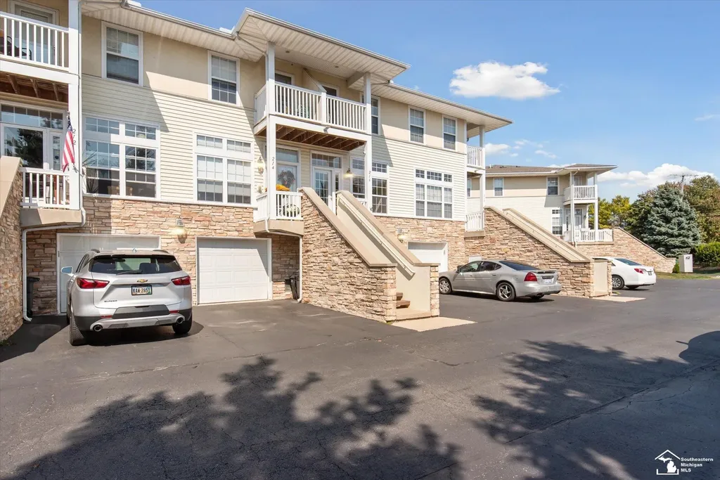 216 Beachwalk Trail Luna Pier City MI 48157