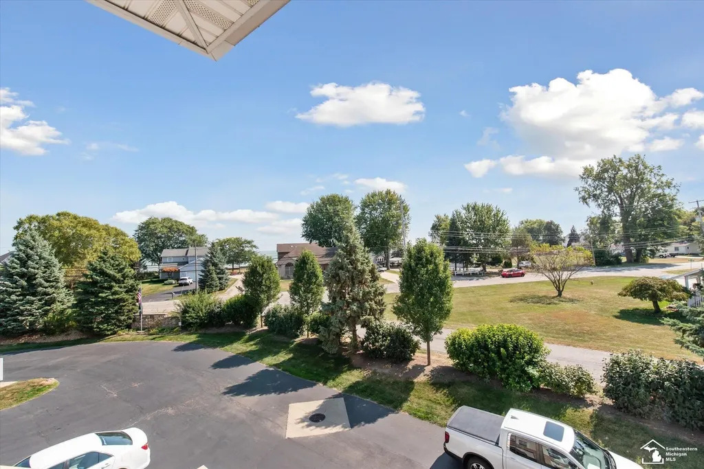 216 Beachwalk Trail Luna Pier City MI 48157