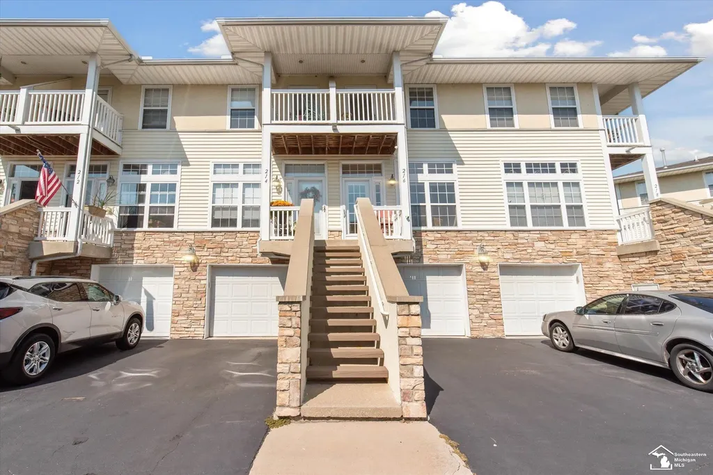 216 Beachwalk Trail Luna Pier City MI 48157