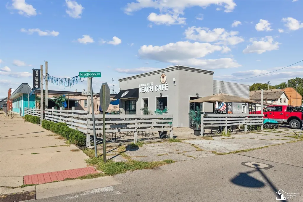 216 Beachwalk Trail Luna Pier City MI 48157