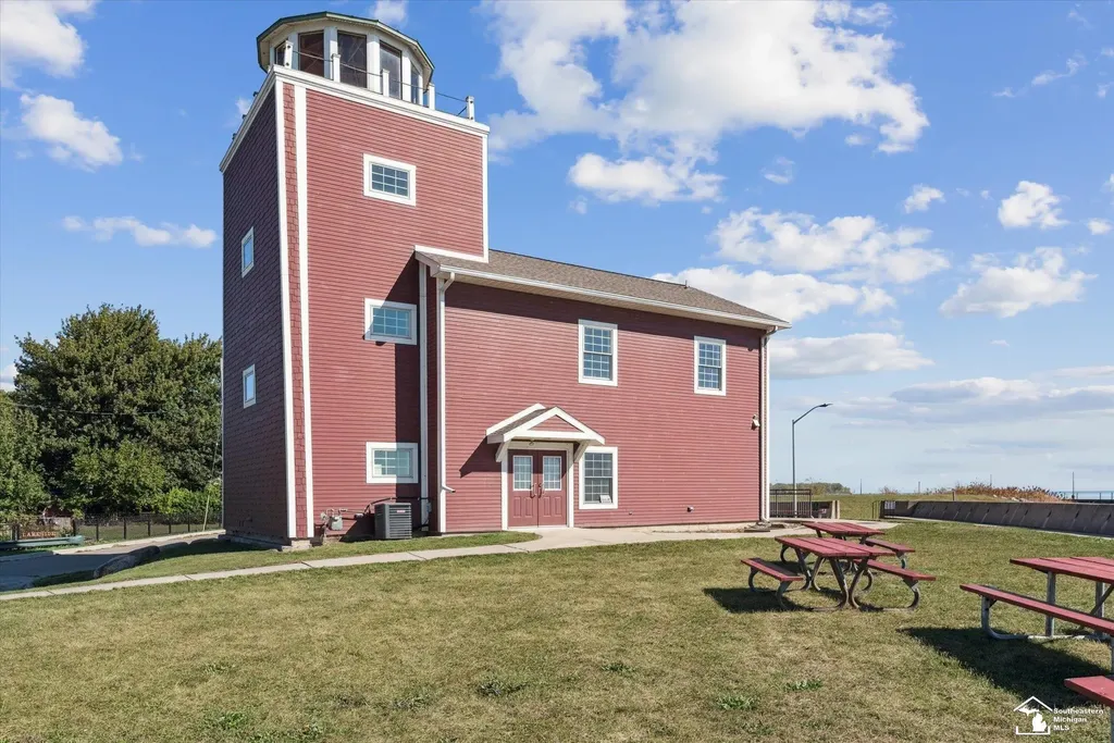216 Beachwalk Trail Luna Pier City MI 48157