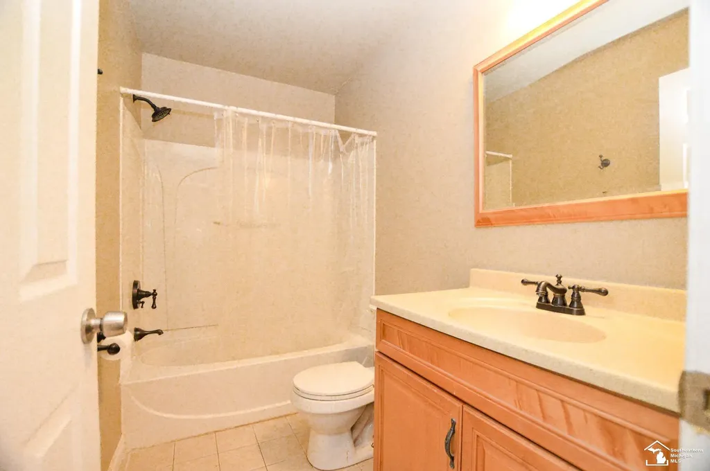 8675 Lillian Drive Berlin Charter Township MI 48166