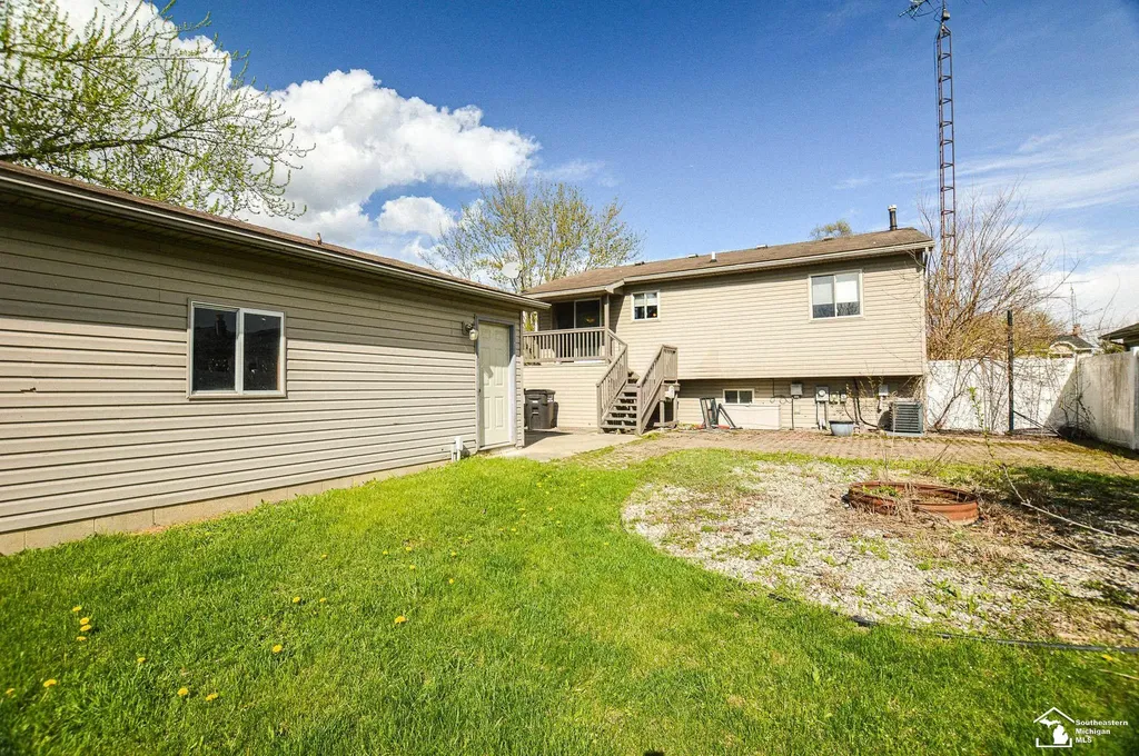 8675 Lillian Drive Berlin Charter Township MI 48166