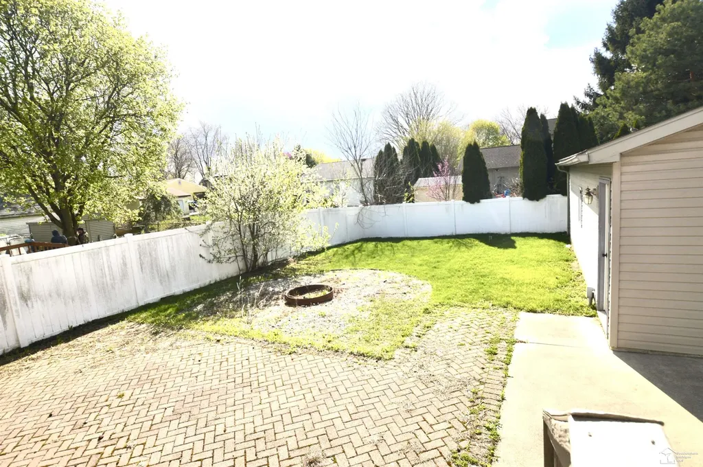 8675 Lillian Drive Berlin Charter Township MI 48166