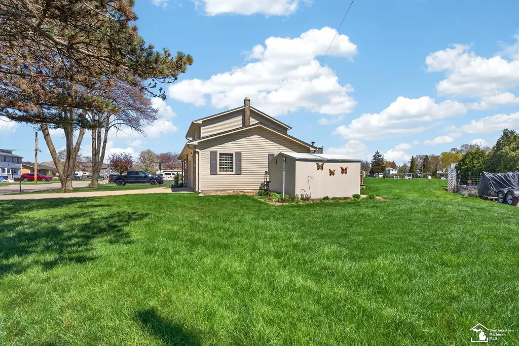 30189 Pointe Drive Gibraltar City MI 48173