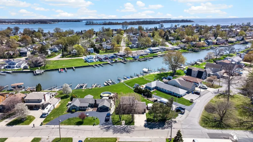 30189 Pointe Drive Gibraltar City MI 48173