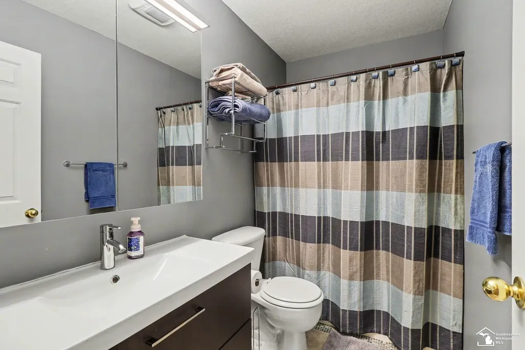 23728 W Creek Drive Huron Charter Township MI 48164