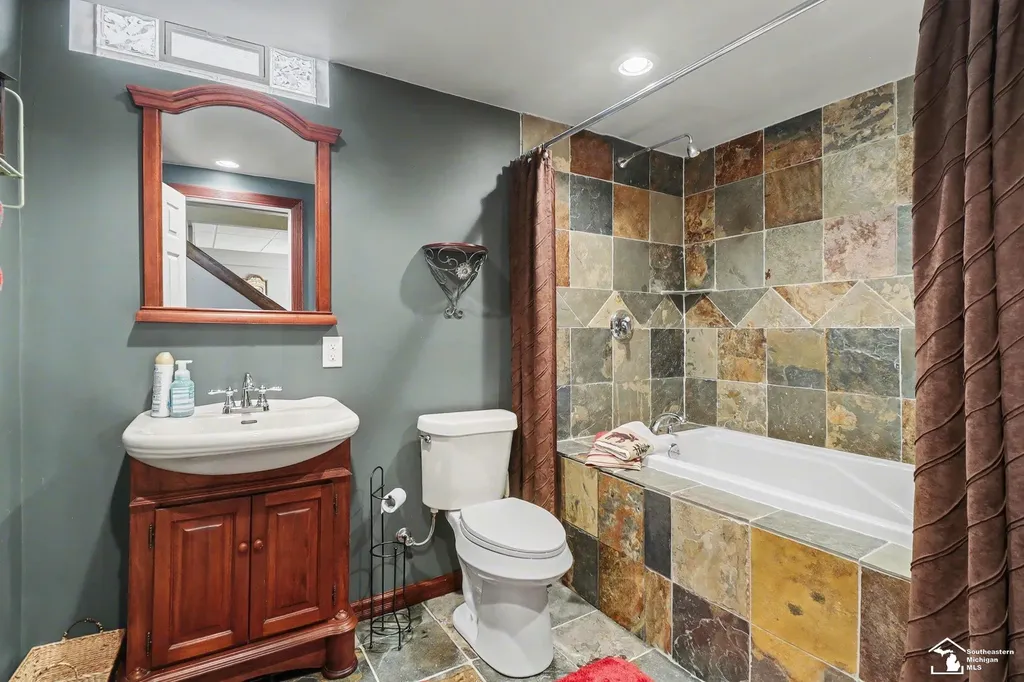 23728 W Creek Drive Huron Charter Township MI 48164