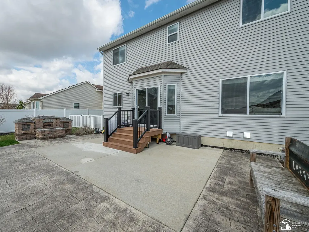 691 Foxworth Street Dundee Village MI 48131