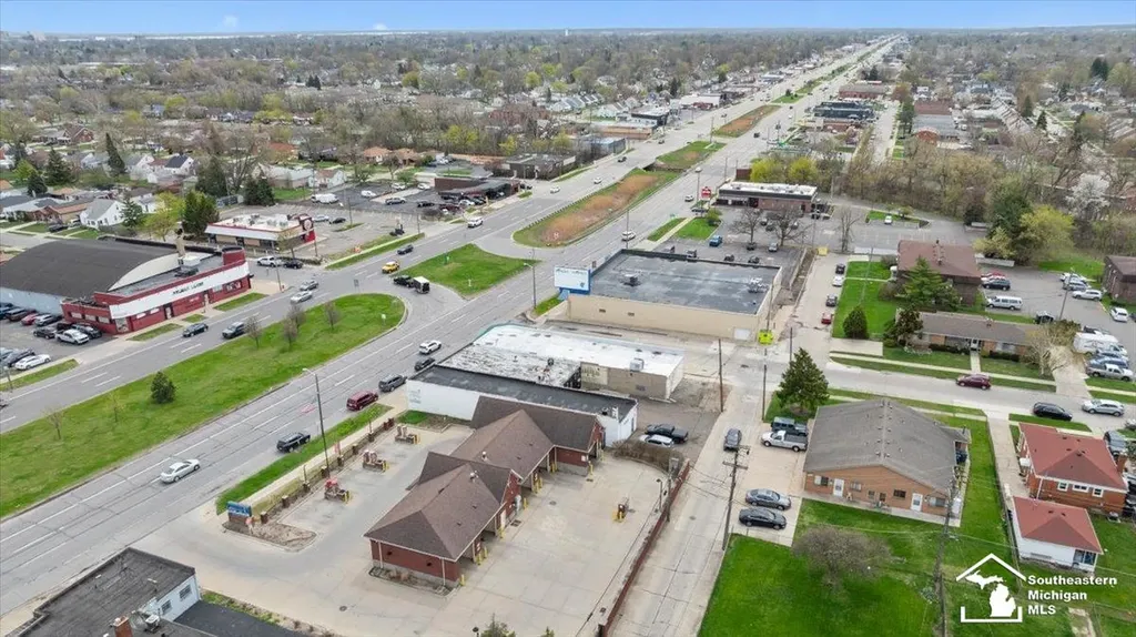 4036 Fort Street Lincoln Park City MI 48146