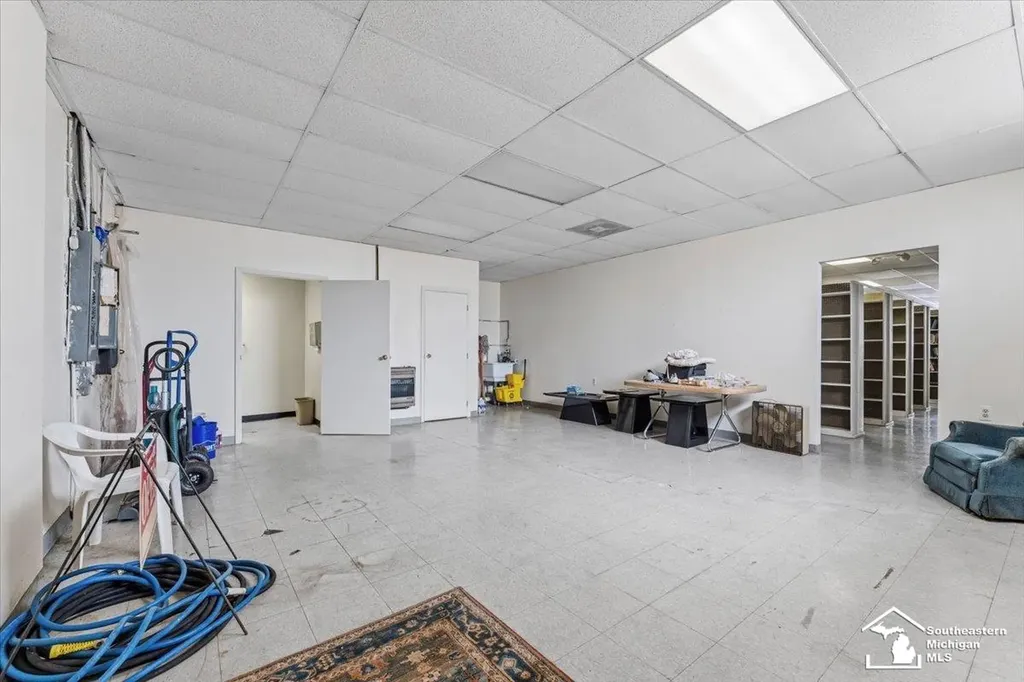 4036 Fort Street Lincoln Park City MI 48146