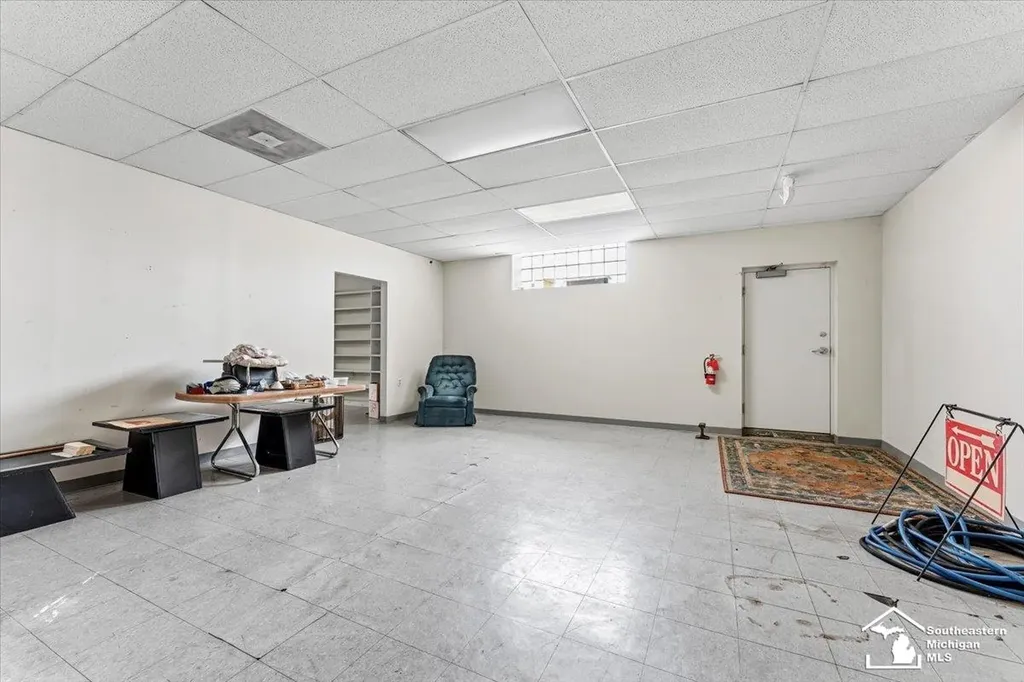 4036 Fort Street Lincoln Park City MI 48146