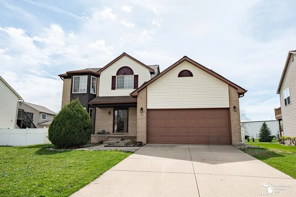 203 Dundee Ridge Drive Dundee Village MI 48131