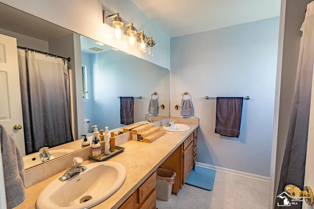 203 Dundee Ridge Drive Dundee Village MI 48131
