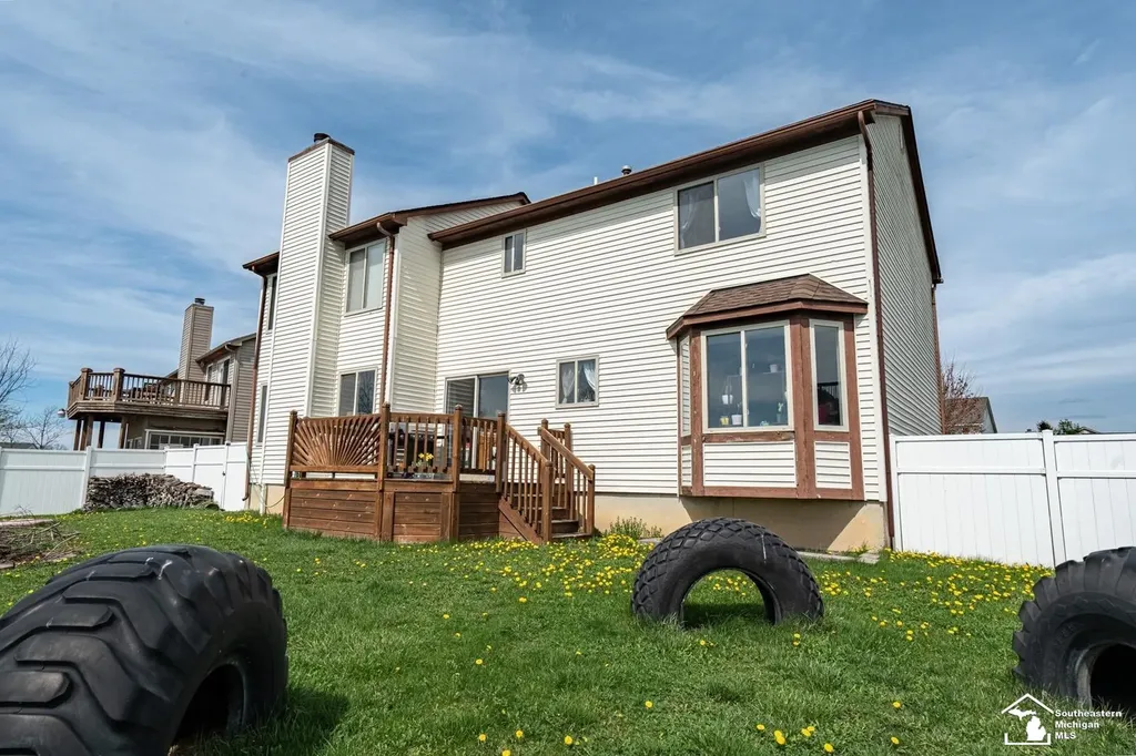 203 Dundee Ridge Drive Dundee Village MI 48131