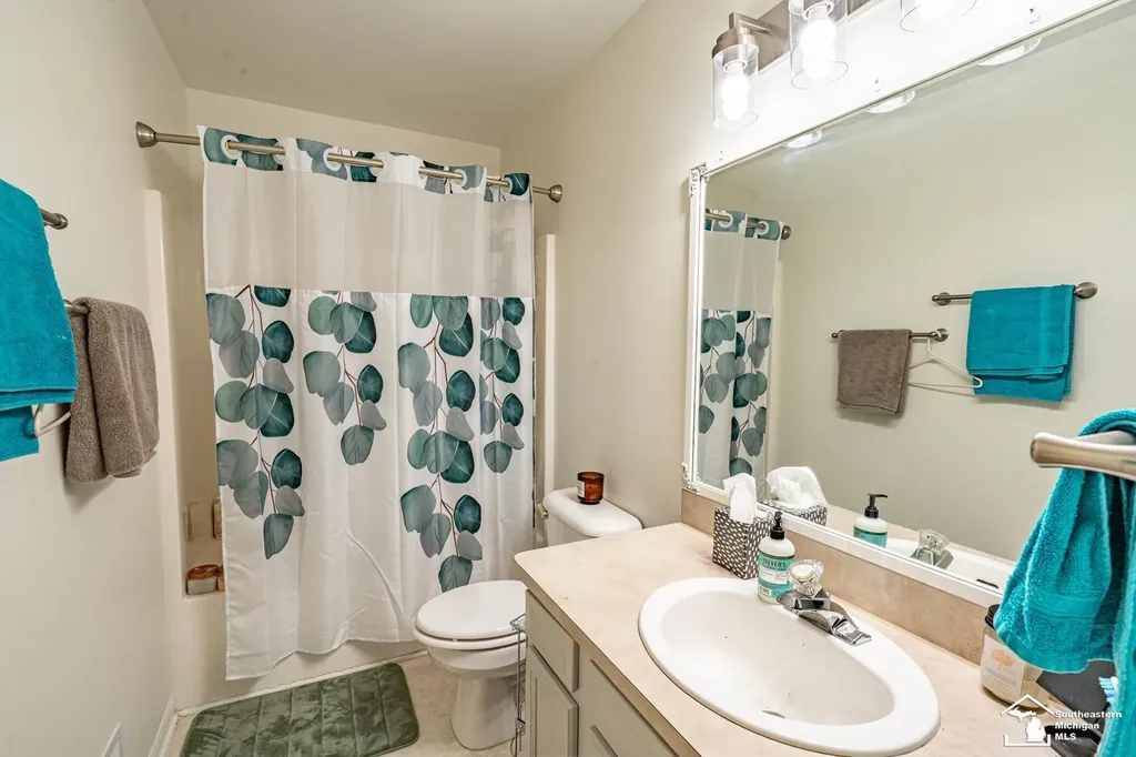 203 Dundee Ridge Drive Dundee Village MI 48131