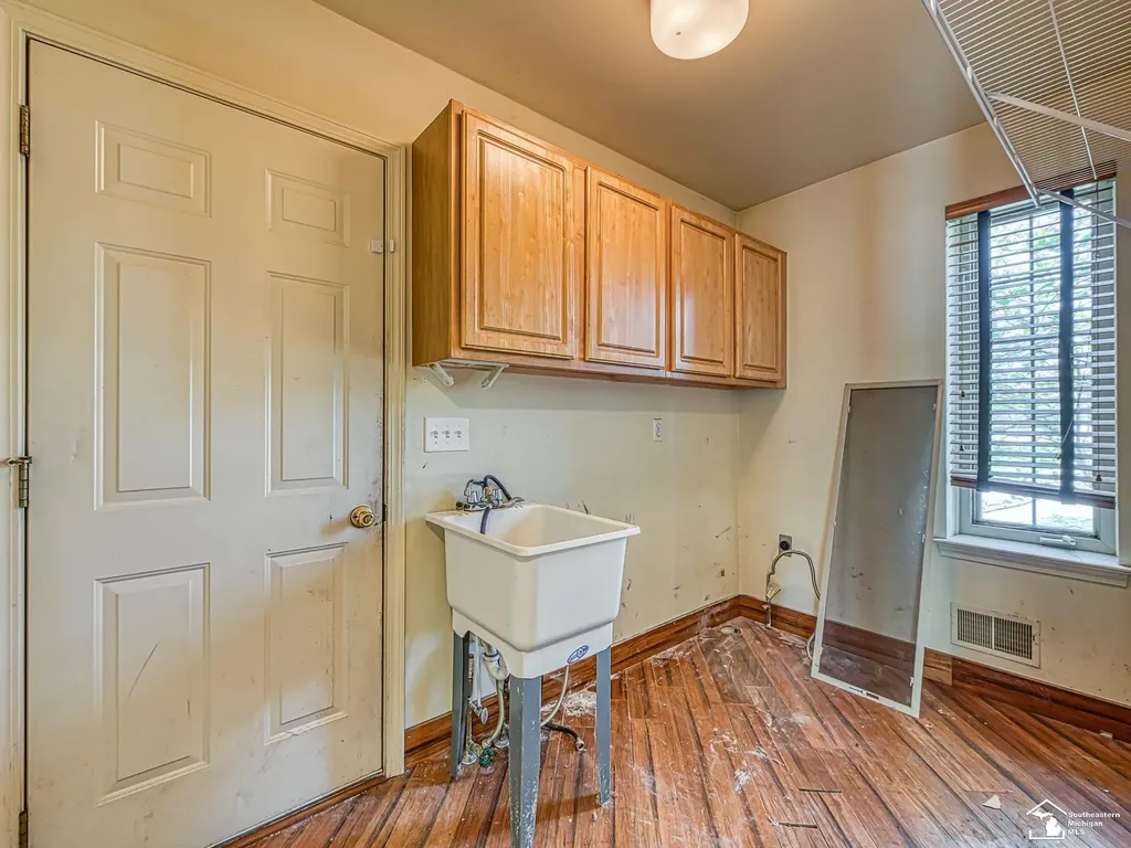 9676 Landsdowne Lane Ypsilanti Charter Township MI 48197