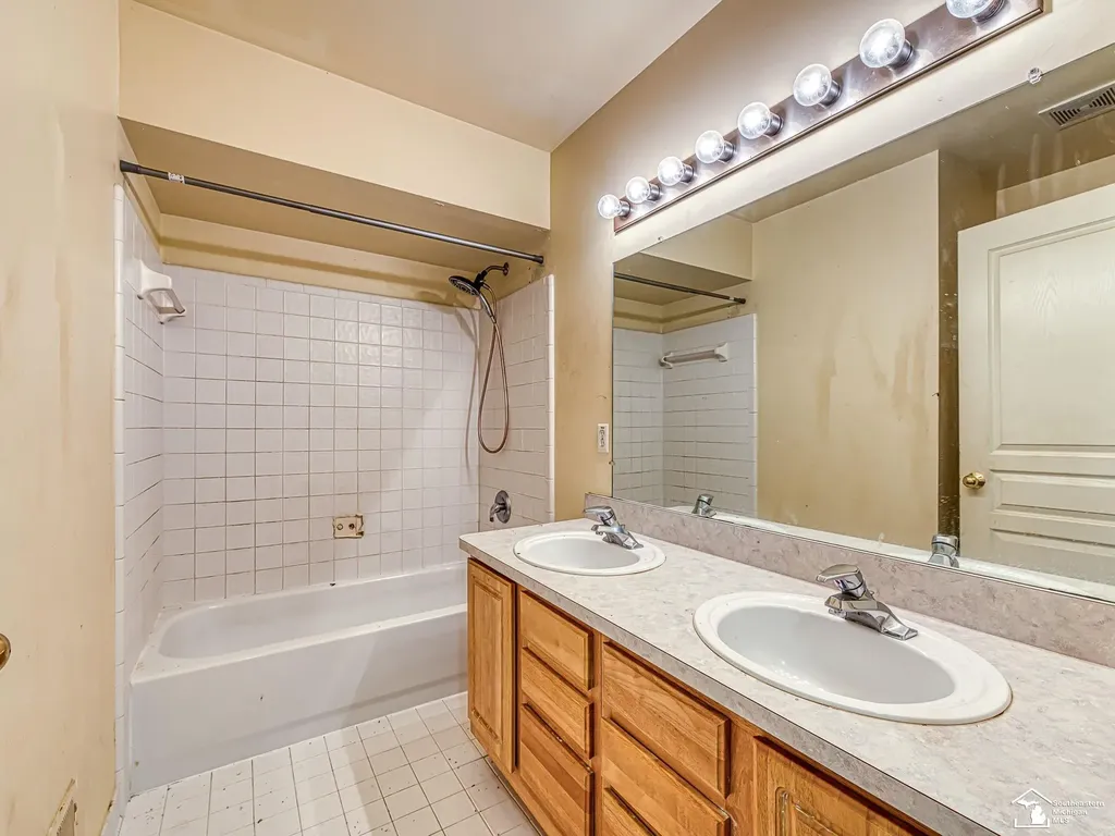 9676 Landsdowne Lane Ypsilanti Charter Township MI 48197