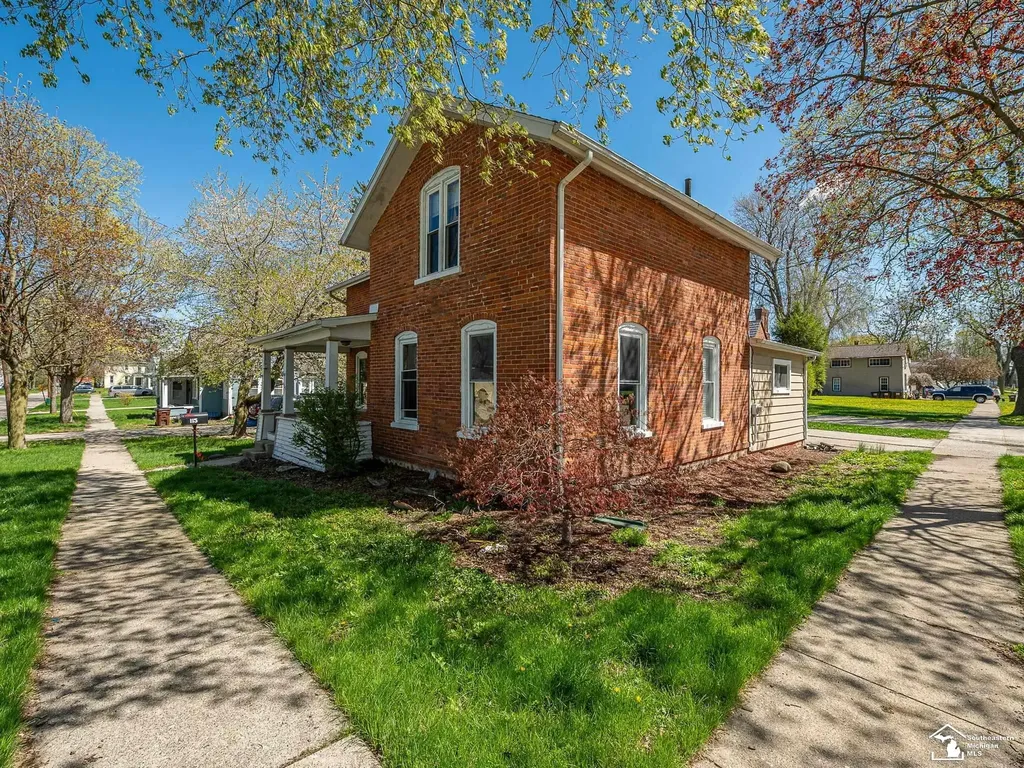 115 Grove Street Hudson City MI 49247