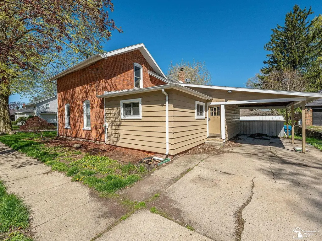 115 Grove Street Hudson City MI 49247