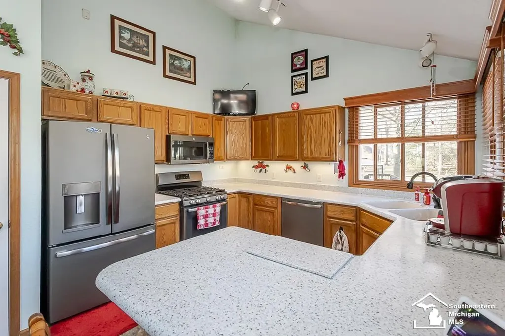6820 Stonegate Drive Bedford Township MI 48182