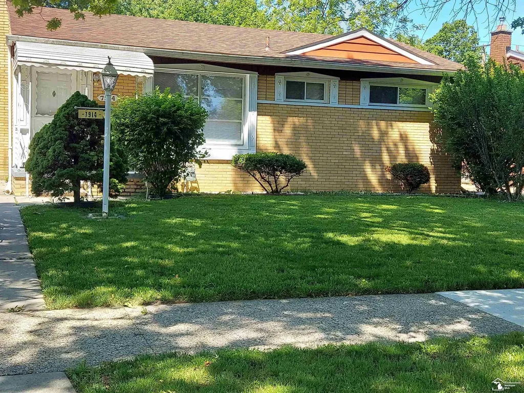 7914 Campbell Street Taylor City MI 48180