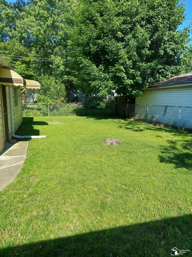 7914 Campbell Street Taylor City MI 48180