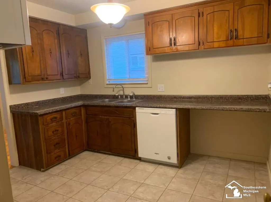 7914 Campbell Street Taylor City MI 48180