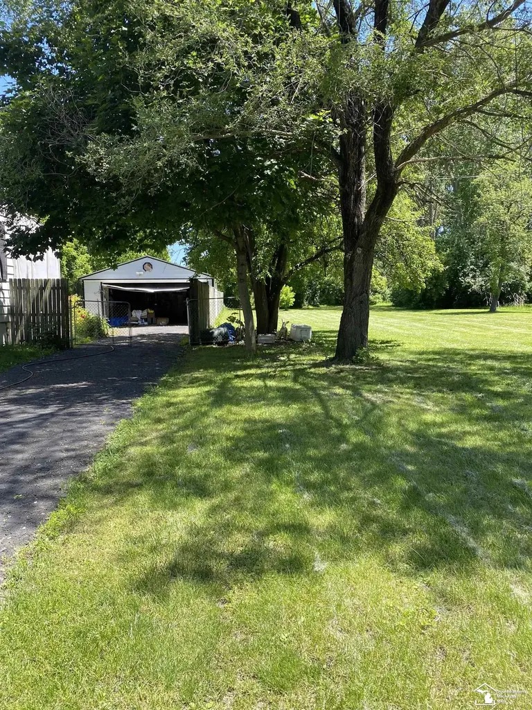14295 Reeck Road Southgate City MI 48195