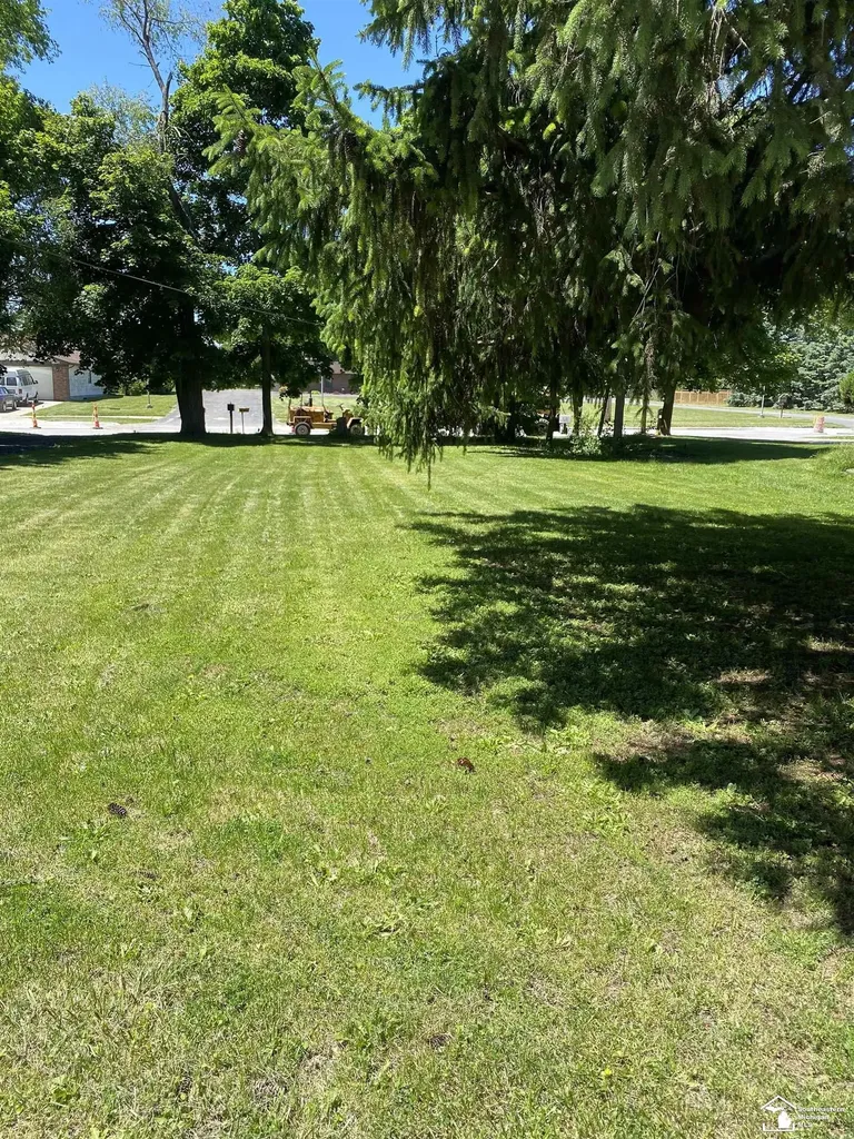 14295 Reeck Road Southgate City MI 48195