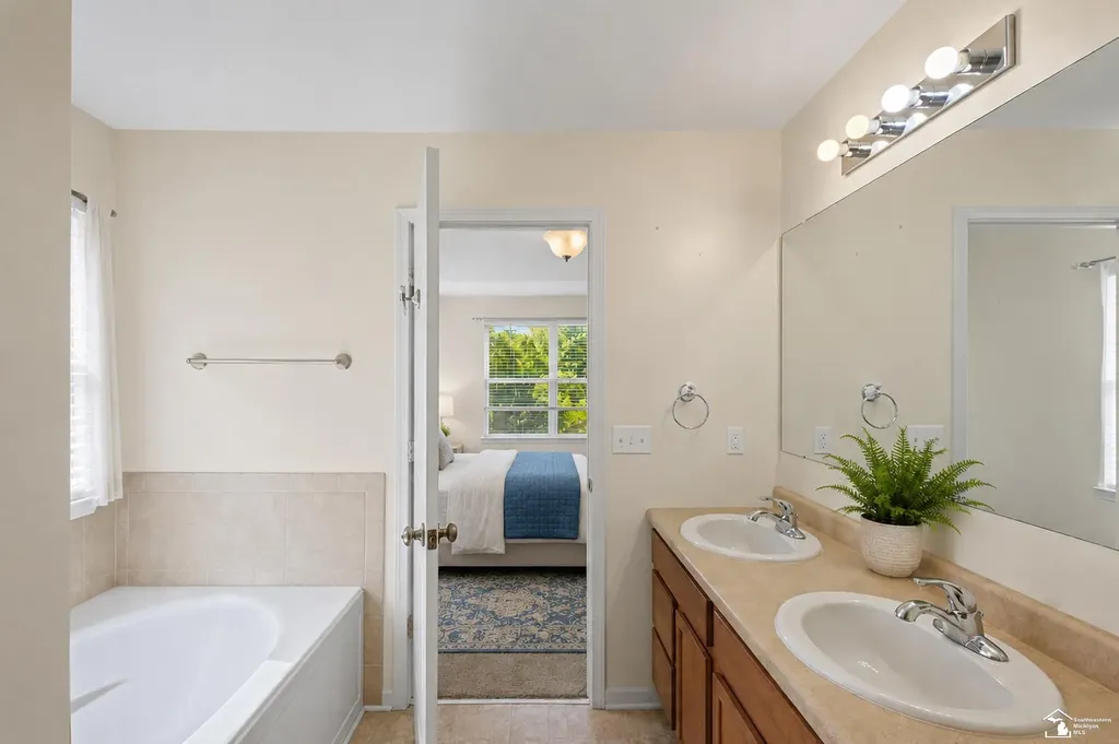5054 Breckenridge Drive Ypsilanti Charter Township MI 48197